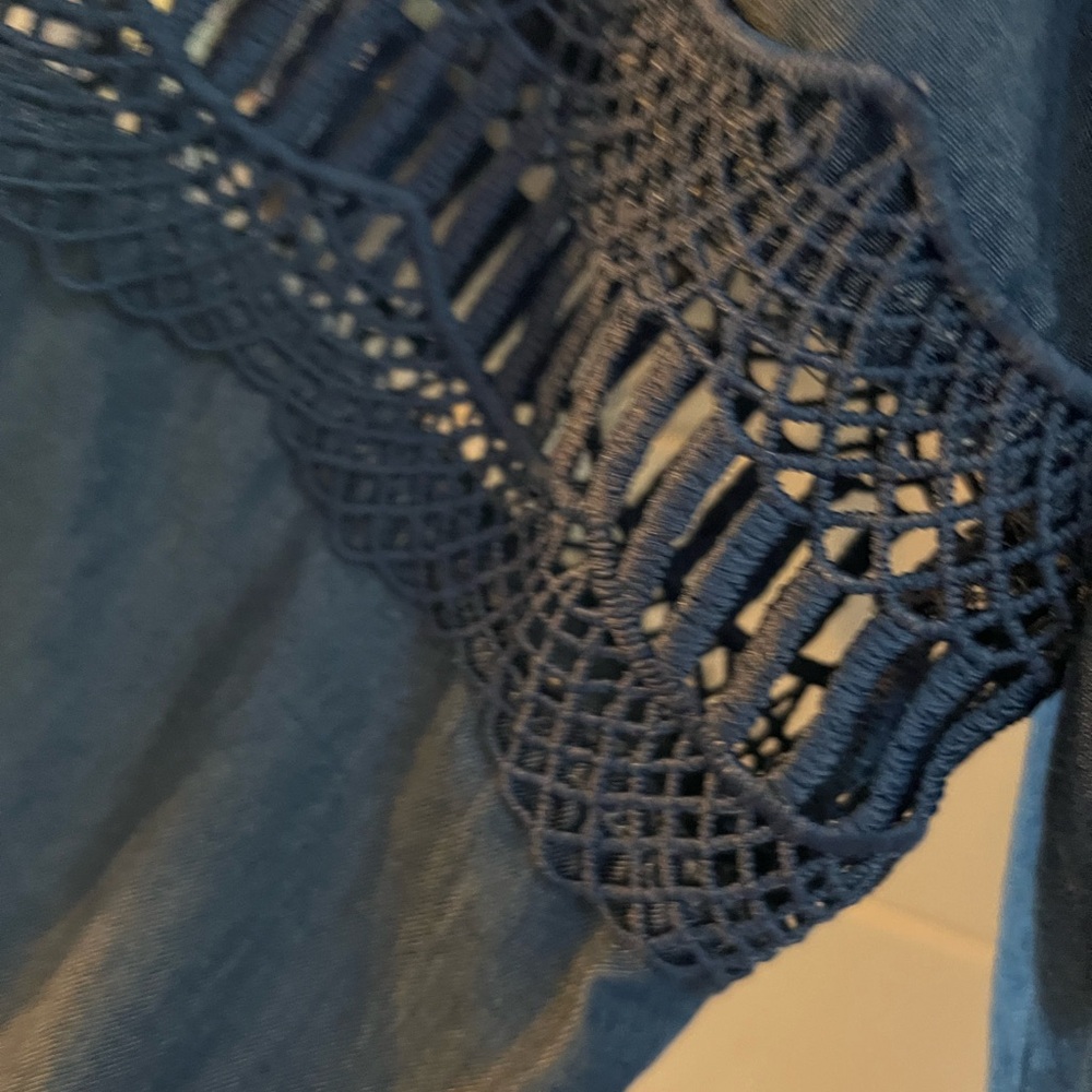 Chic Blue Lace Detail Blouse - Picture 10 of 11